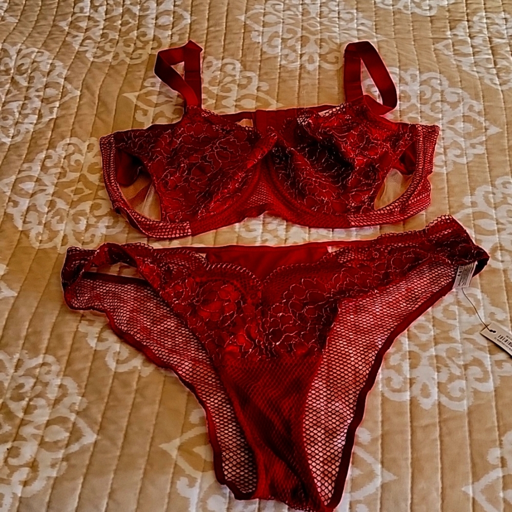 ADORE ME  bra and panty